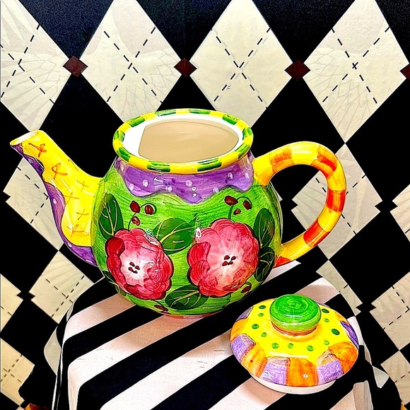Milson & Louis Hand-Painted Ceramic Teapot – Whimsical Floral Design - Picture 6 of 14